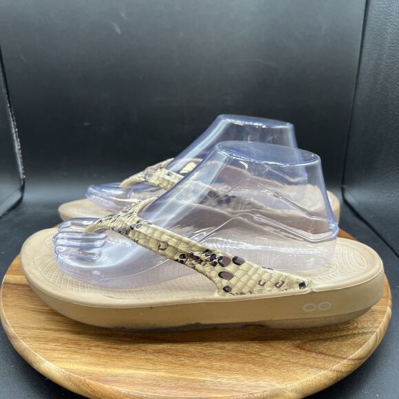 Oofos Women's Size 10 Oolala Limited Edition Desert Snake Thong Sandals Shoes - Picture 1 of 9